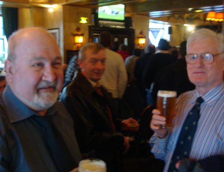 april 13th ryan's 2.JPG - David Nelson, Peter Barry, Ken Somerville on the 13th April 2009 in Ryan's Bar, Edinburgh